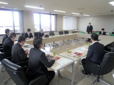 写真：議会運営委員会行政視察の様子1