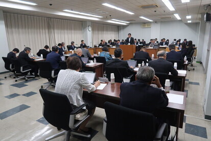 令和5年8月22日の全員協議会の様子