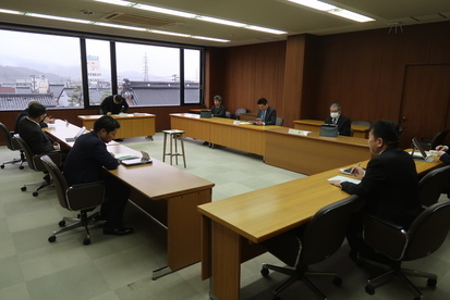 令和6年2月20日議会運営委員会の様子