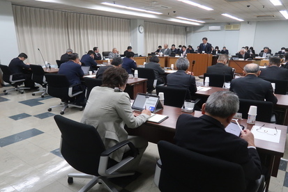 令和7年3月24日全員協議会の様子