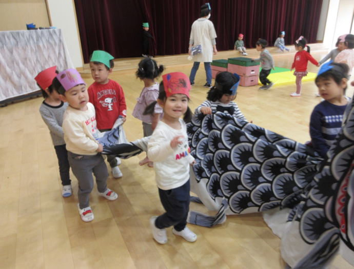 写真:こいのぼりさんを泳がせよう！