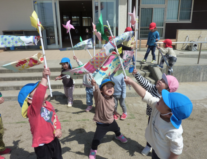 写真:自分で作ったこいのぼり　「みてみて～！かっこいいでしょ？」