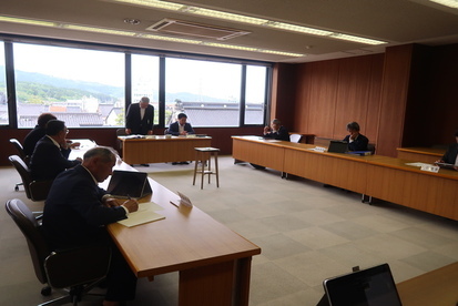 令和7年5月23日議会改革理事会の様子