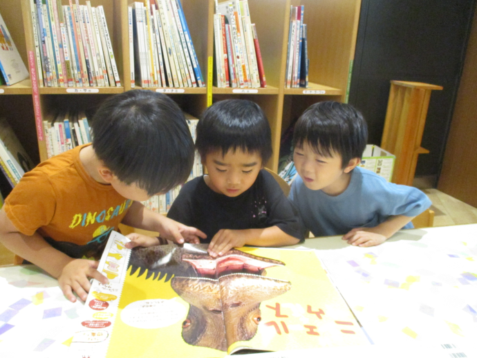 写真：図書館訪問