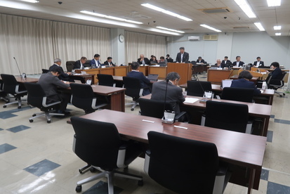 令和7年6月23日民生文教常任委員会の様子