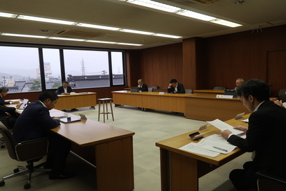 令和7年6月26日議会運営委員会の様子