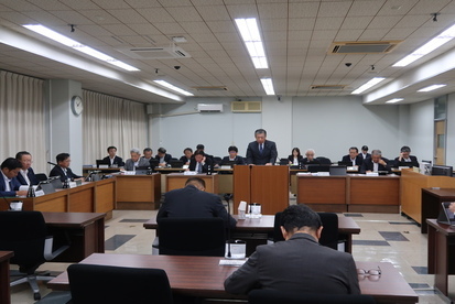令和7年9月18日決算特別委員会の様子