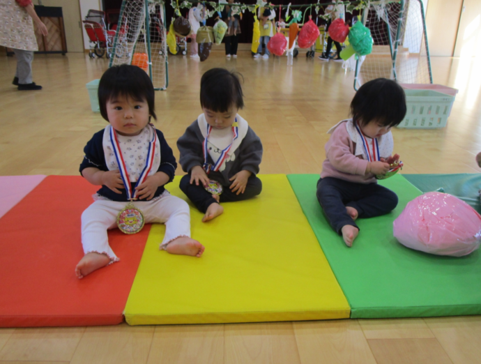 写真:よーいドンをしてメダルをもらったよ