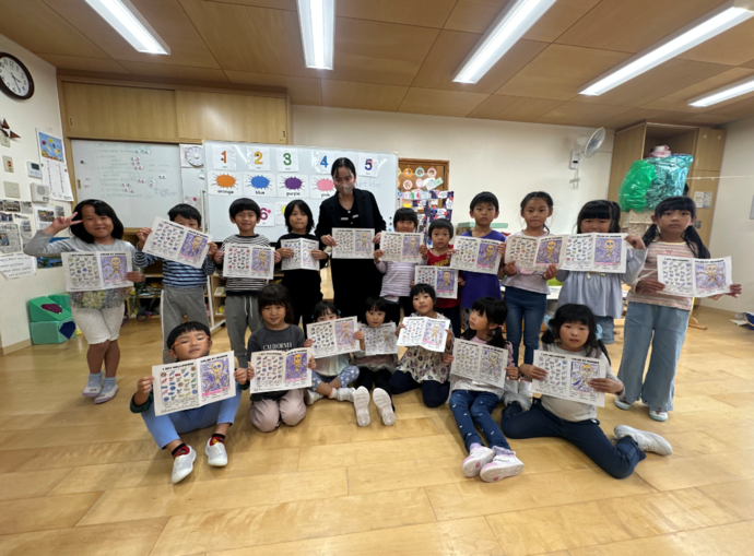 写真:ハロウィンのぬりえをしたよ