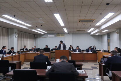 令和7年10月20日決算特別委員会の模様