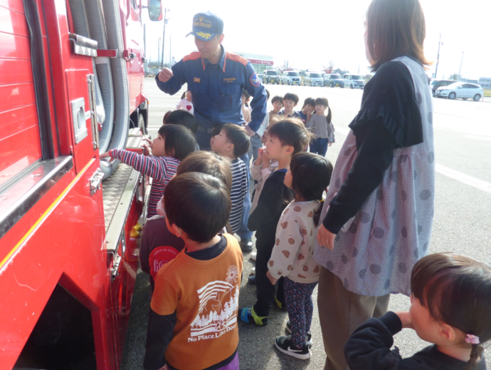 写真：消防車見学
