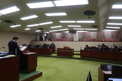 令和7年12月5日本会議の模様