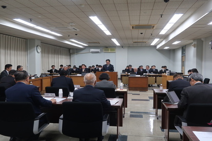 令和7年12月15日全員協議会の模様