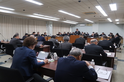 令和7年12月18日全員協議会の模様