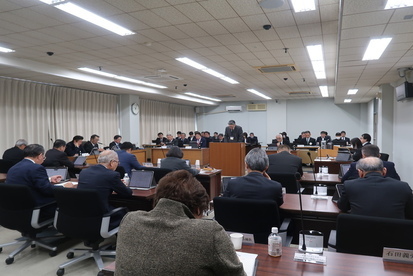 令和8年2月19日全員協議会の模様