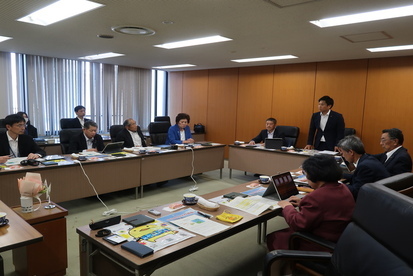 令和8年5月11日総務産業建設常任委員会行政視察の模様